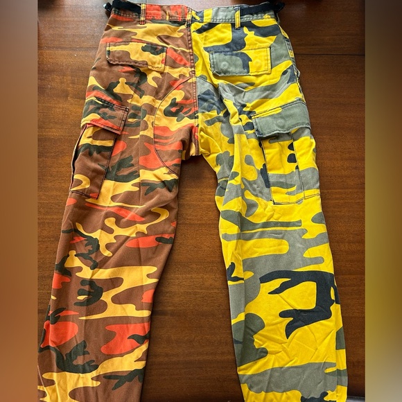 ZUMIEZ || Half Orange Half Yellow Camo Cargo Pants - Picture 4 of 4